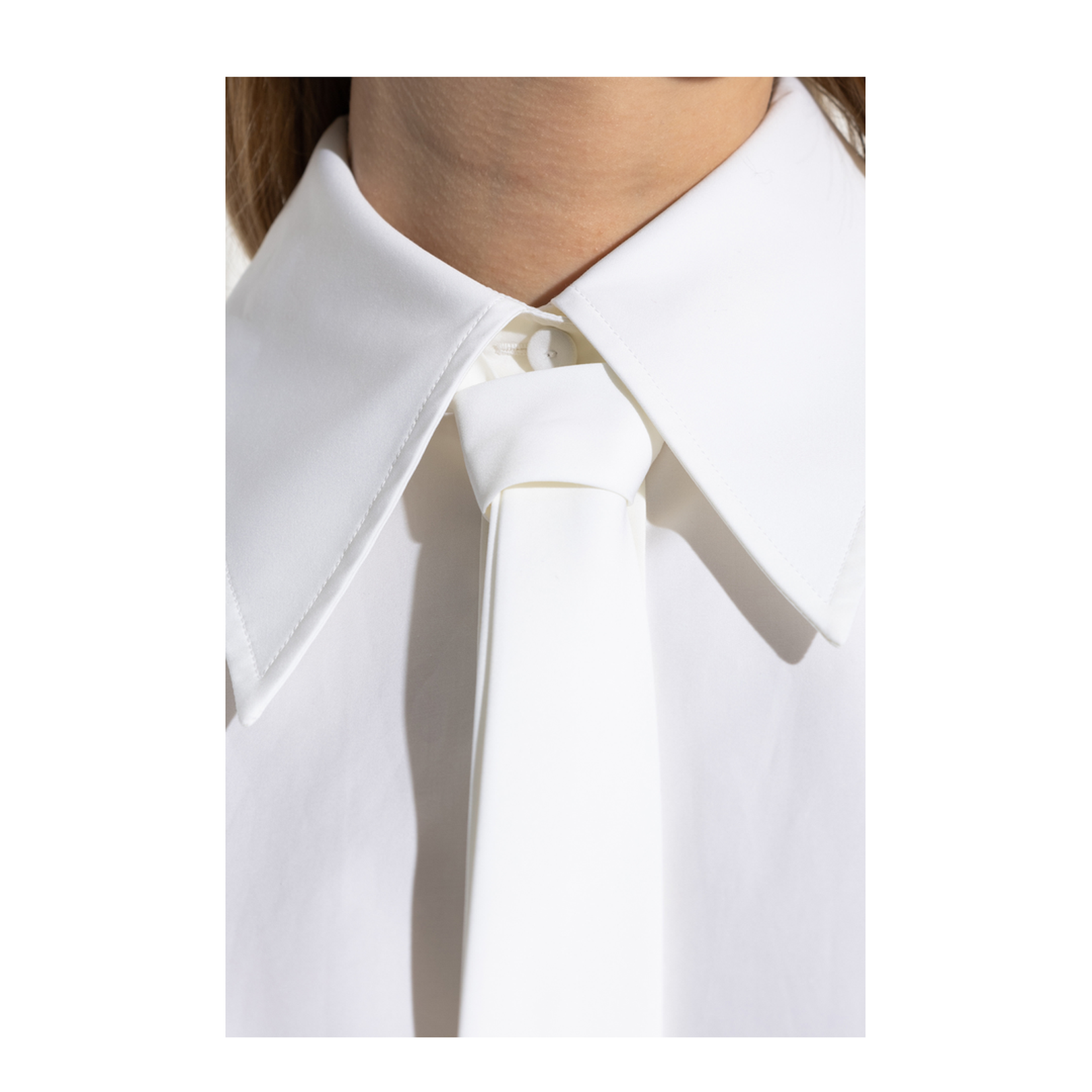 Shirt with tie