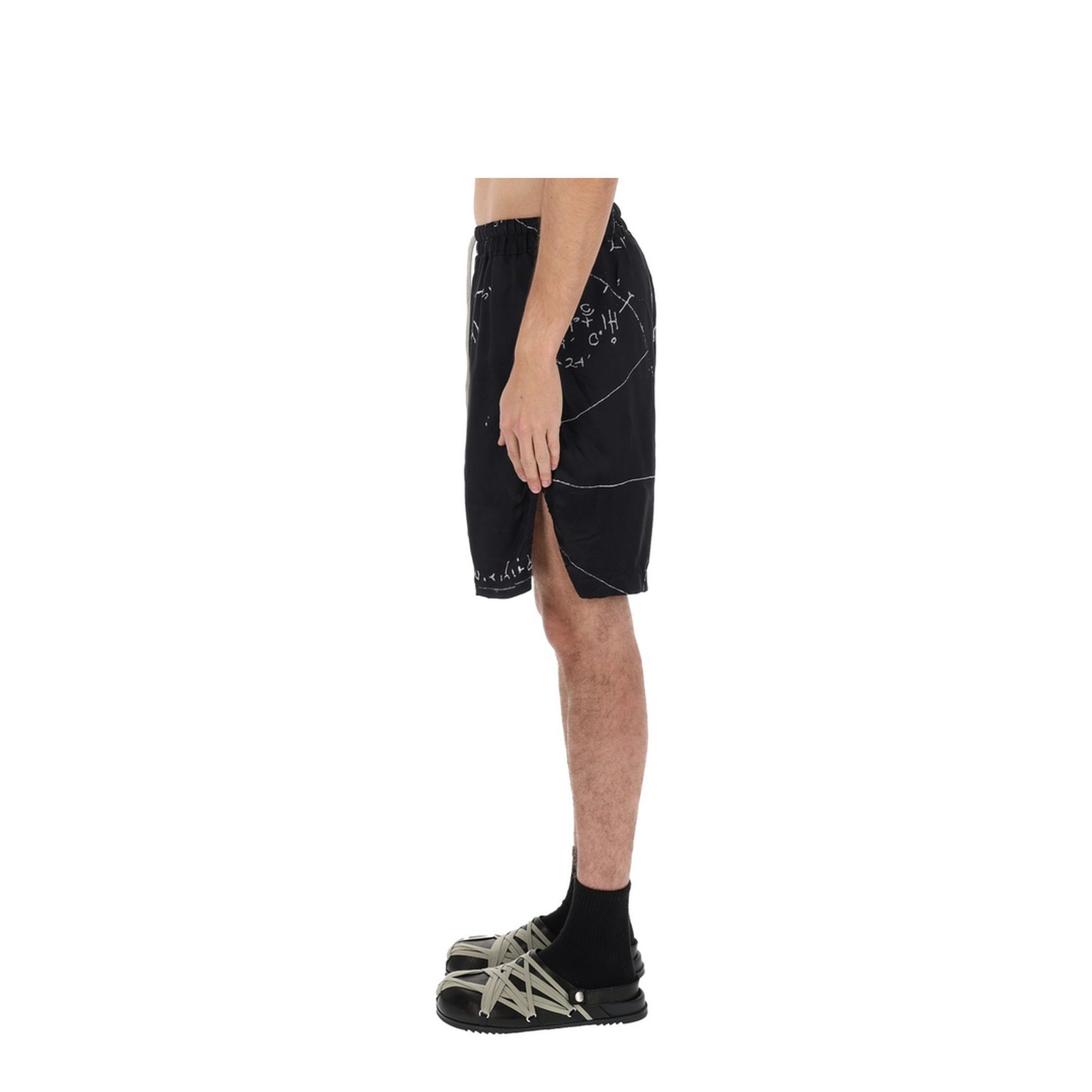 Drawstring-Fastening Shorts