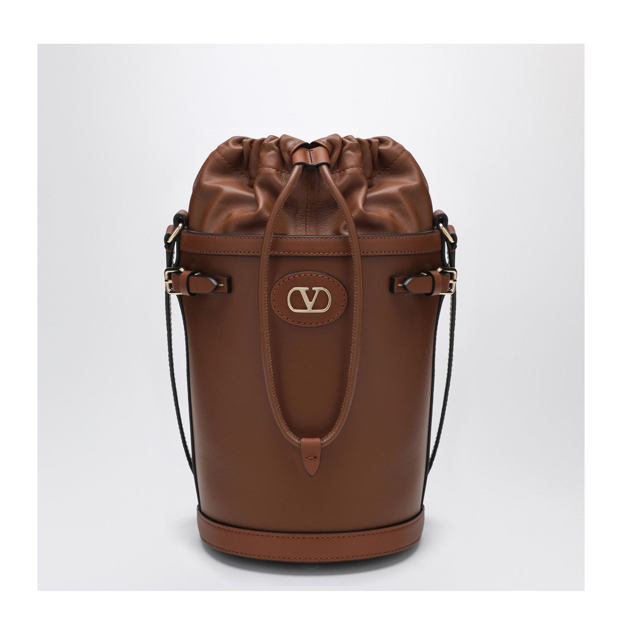 VLogo Signature Medium Leather Bucket Bag - Tobacco