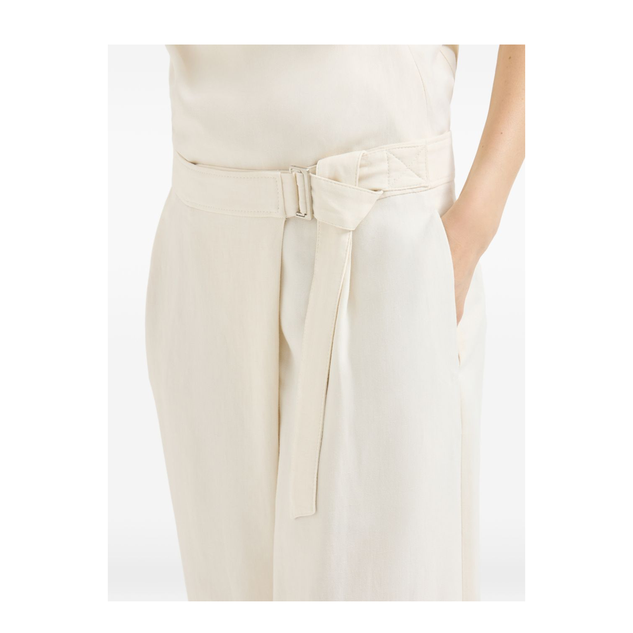 Crossed pants
