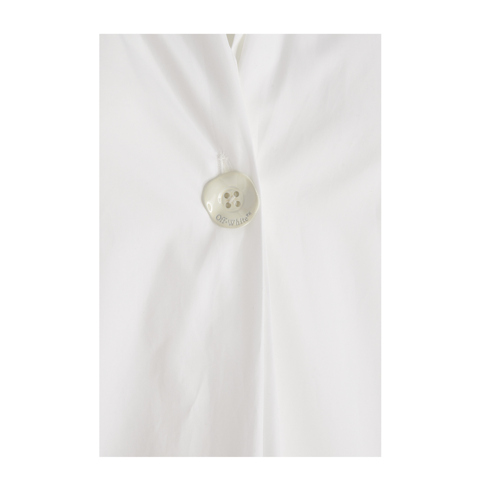 Long-sleeved poplin shirt with single pearl button closure