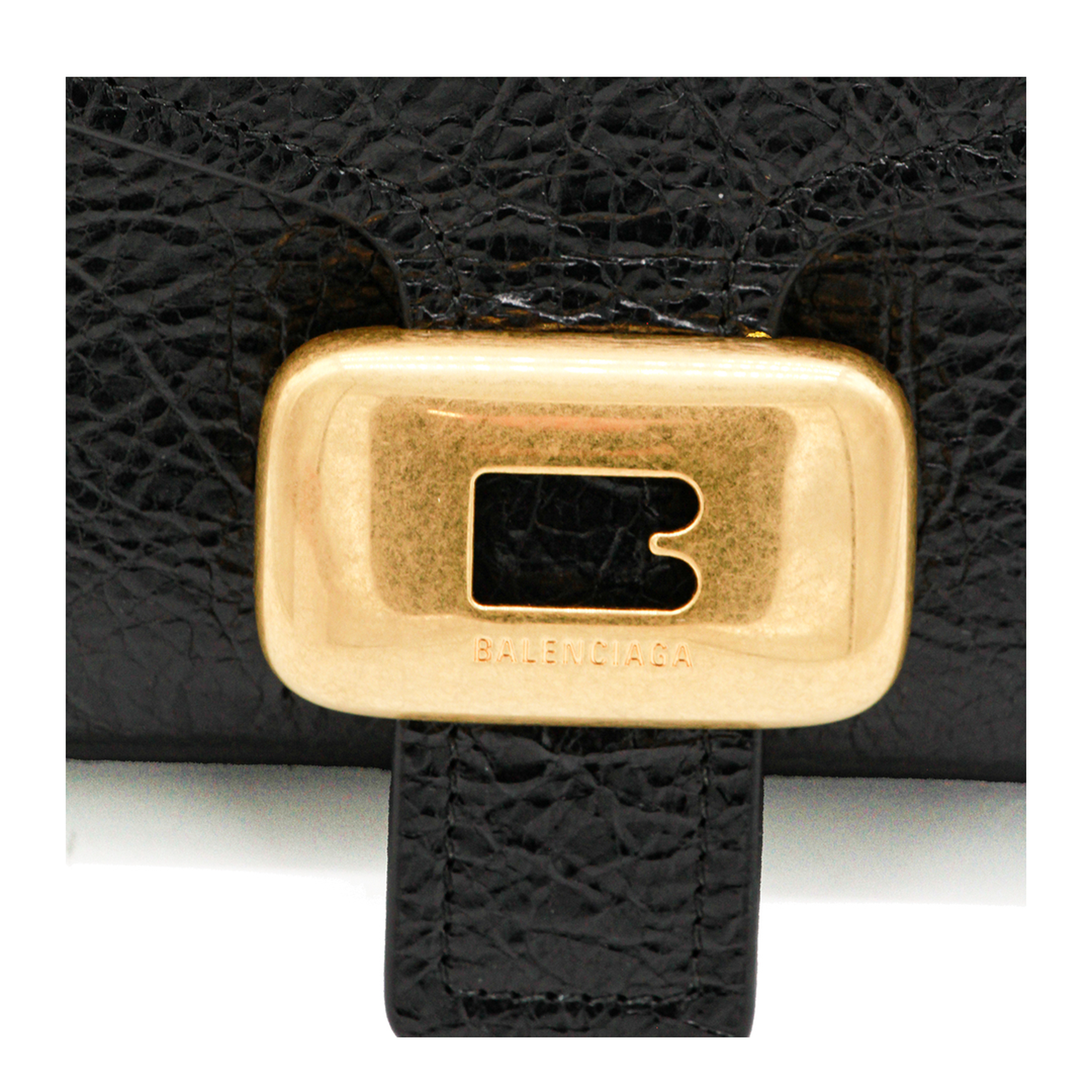 Clicka Medium Shoulder Bag
