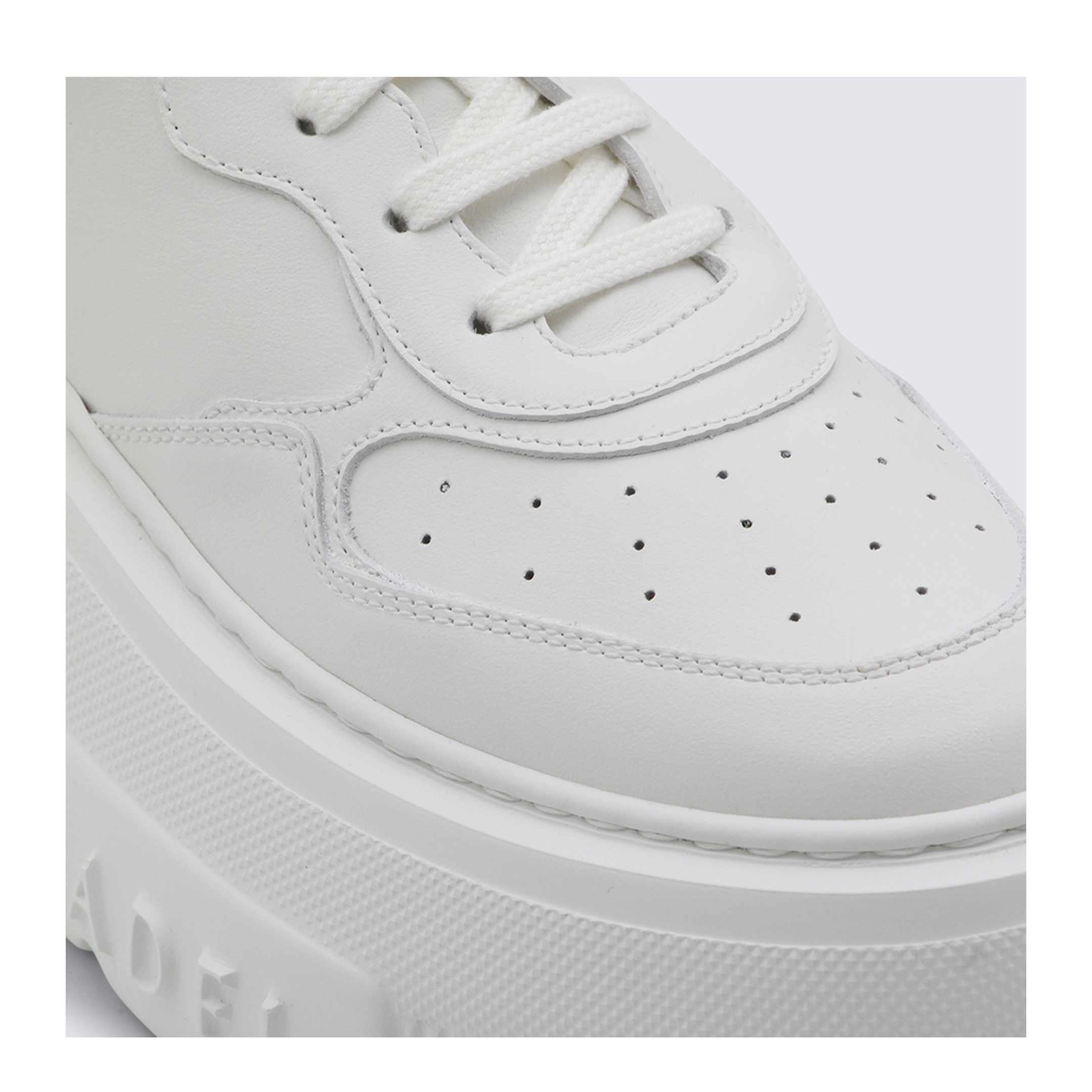 Sneakers White