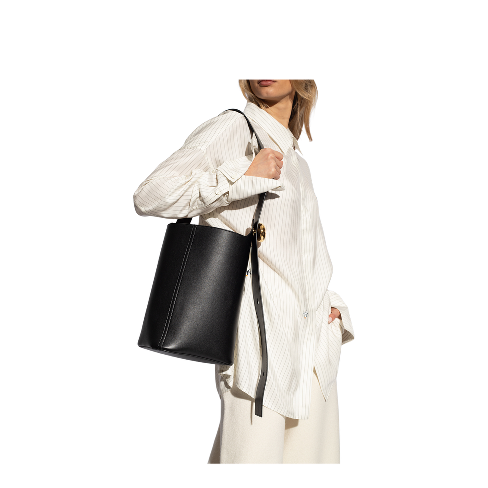 Medium Pebble Shoulder Bag