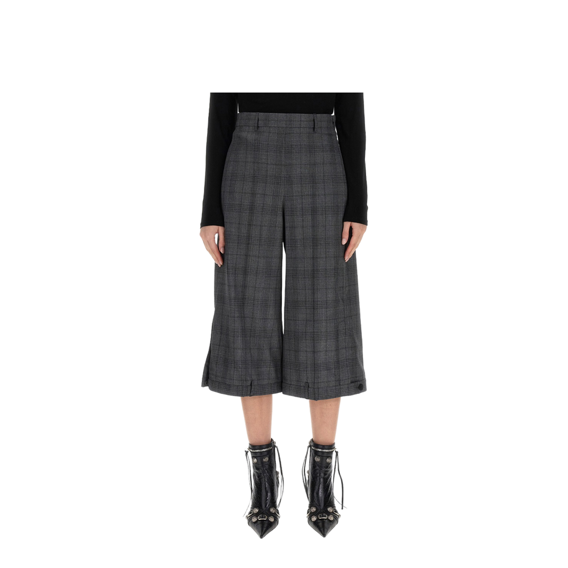 DECONSTRUCTED SHORTS