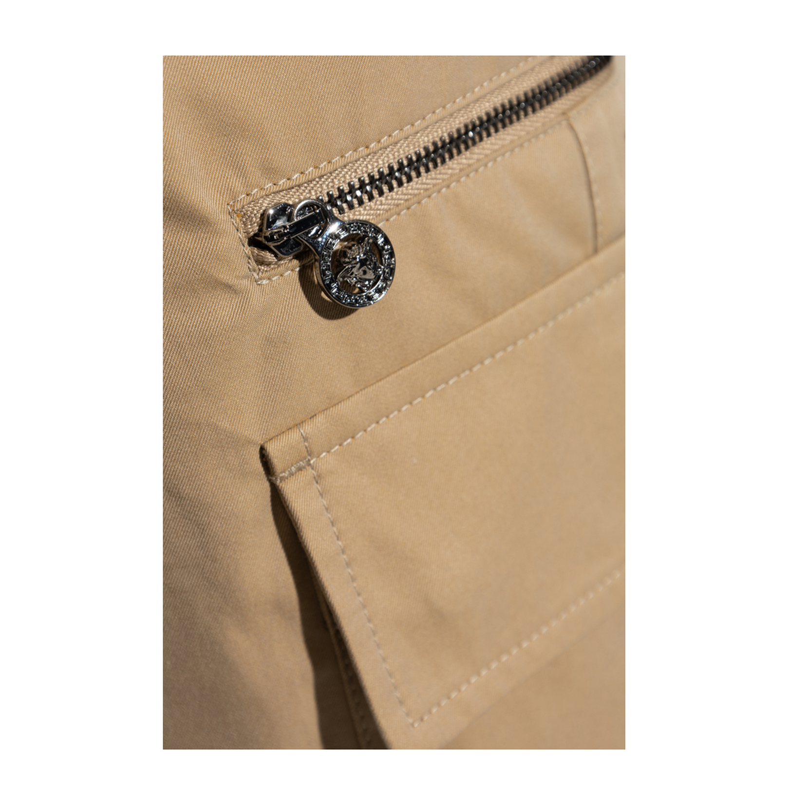 Trousers with pockets