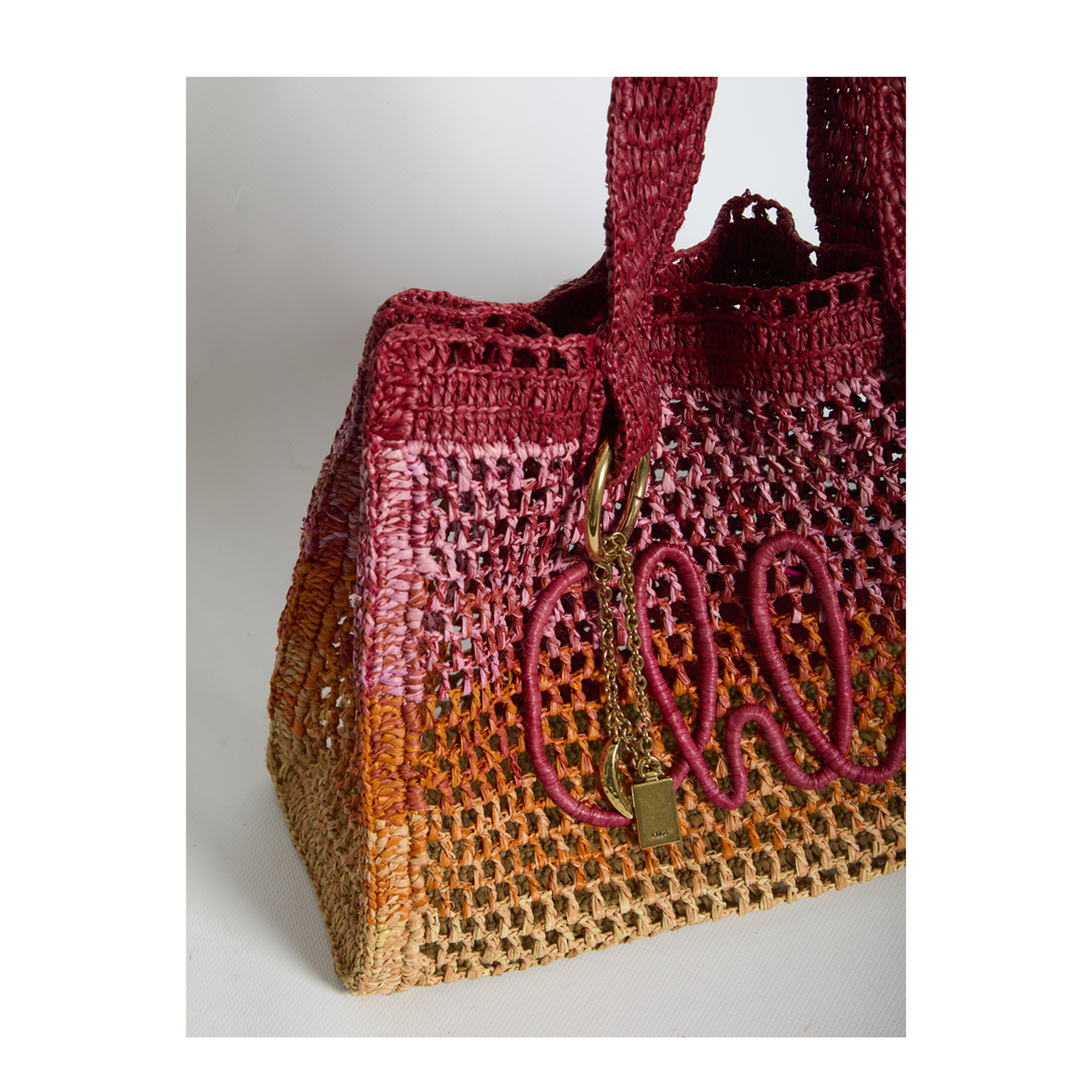 MAYFEYR - Chloè - East-West Summer Banana Raffia Tote Bag - CH26US904S1418ZA
