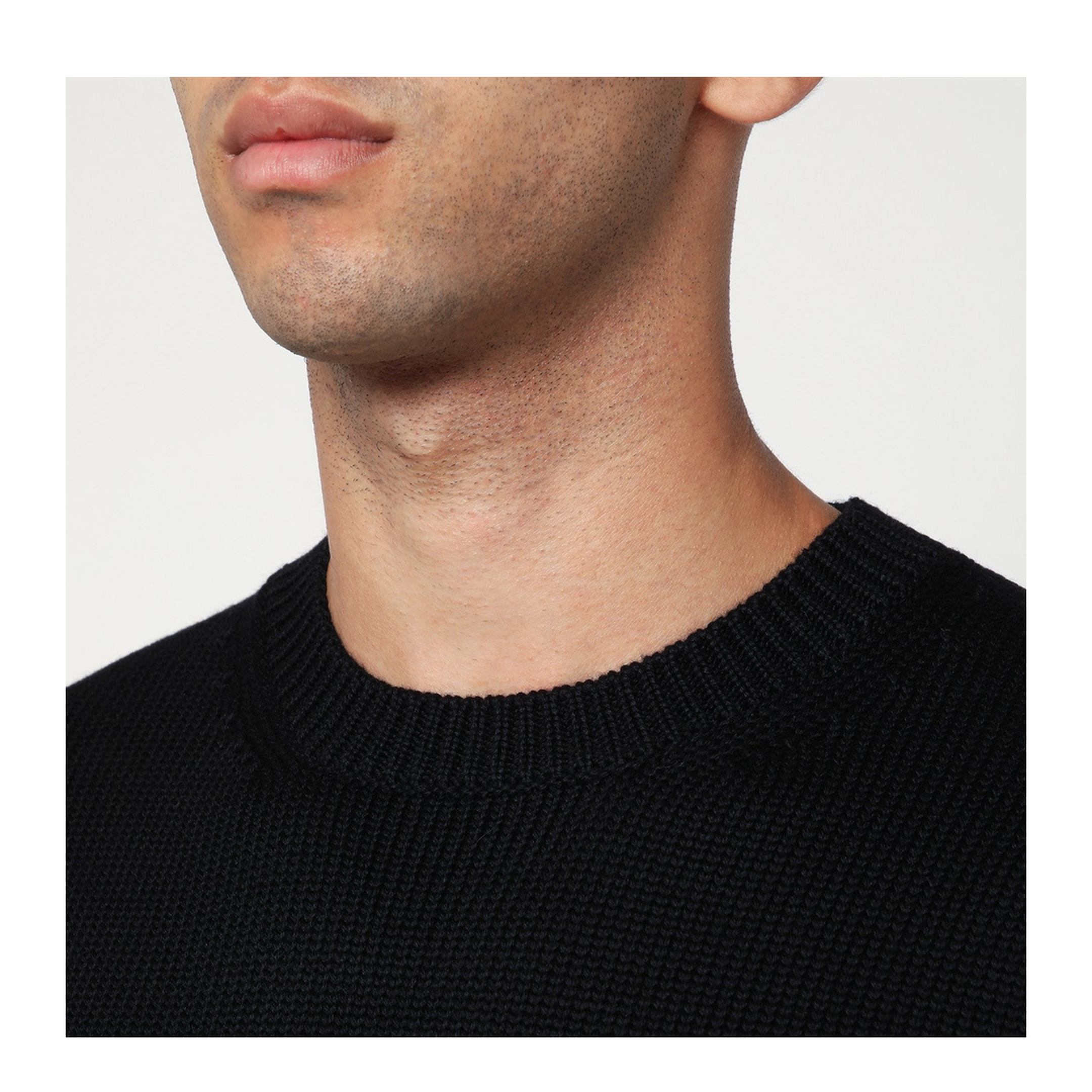 MAYFEYR - Roberto Collina - Black Crew Neck Wool Sweater - 253M02001WOM0209