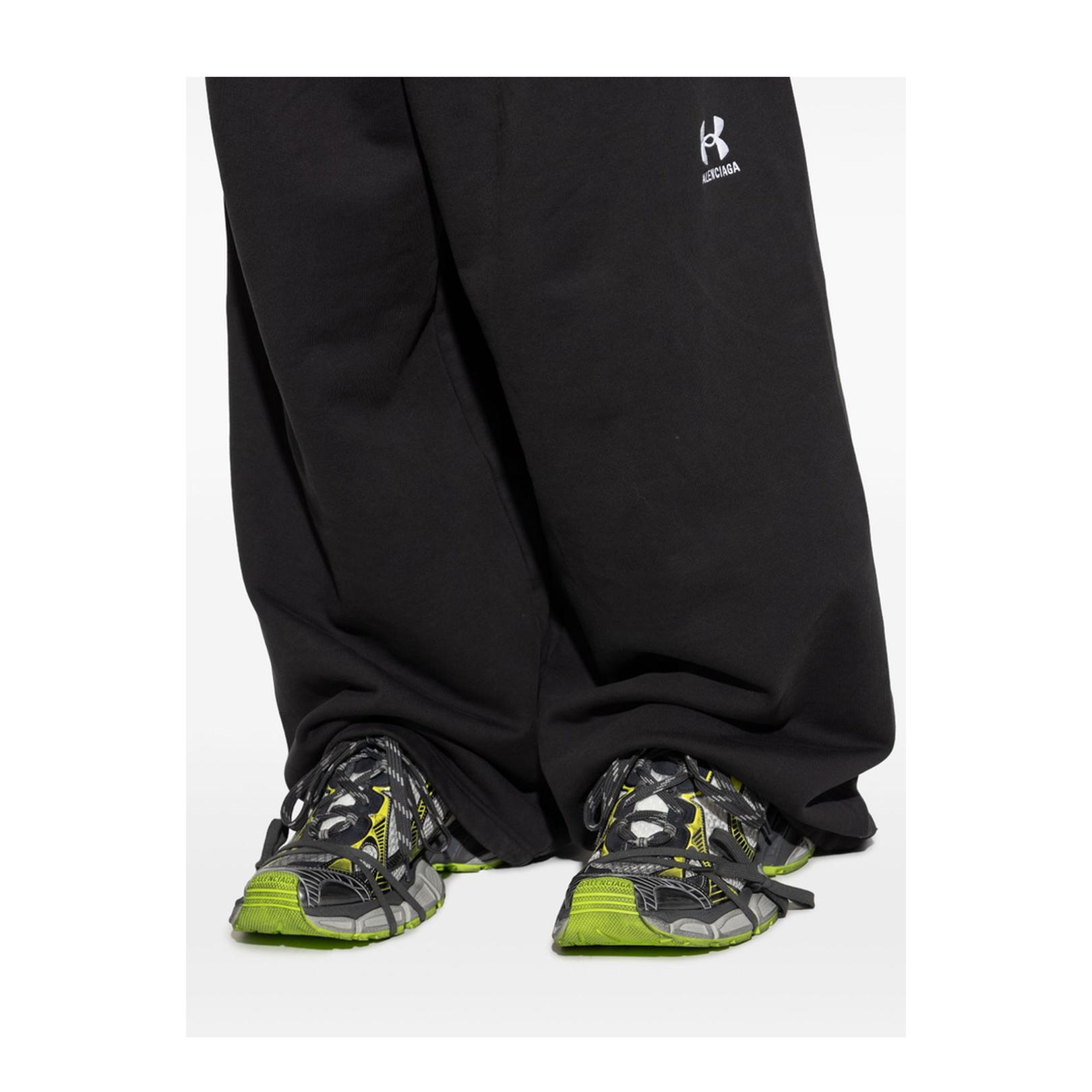 3XL Mesh and Polyurethane Sneakers
