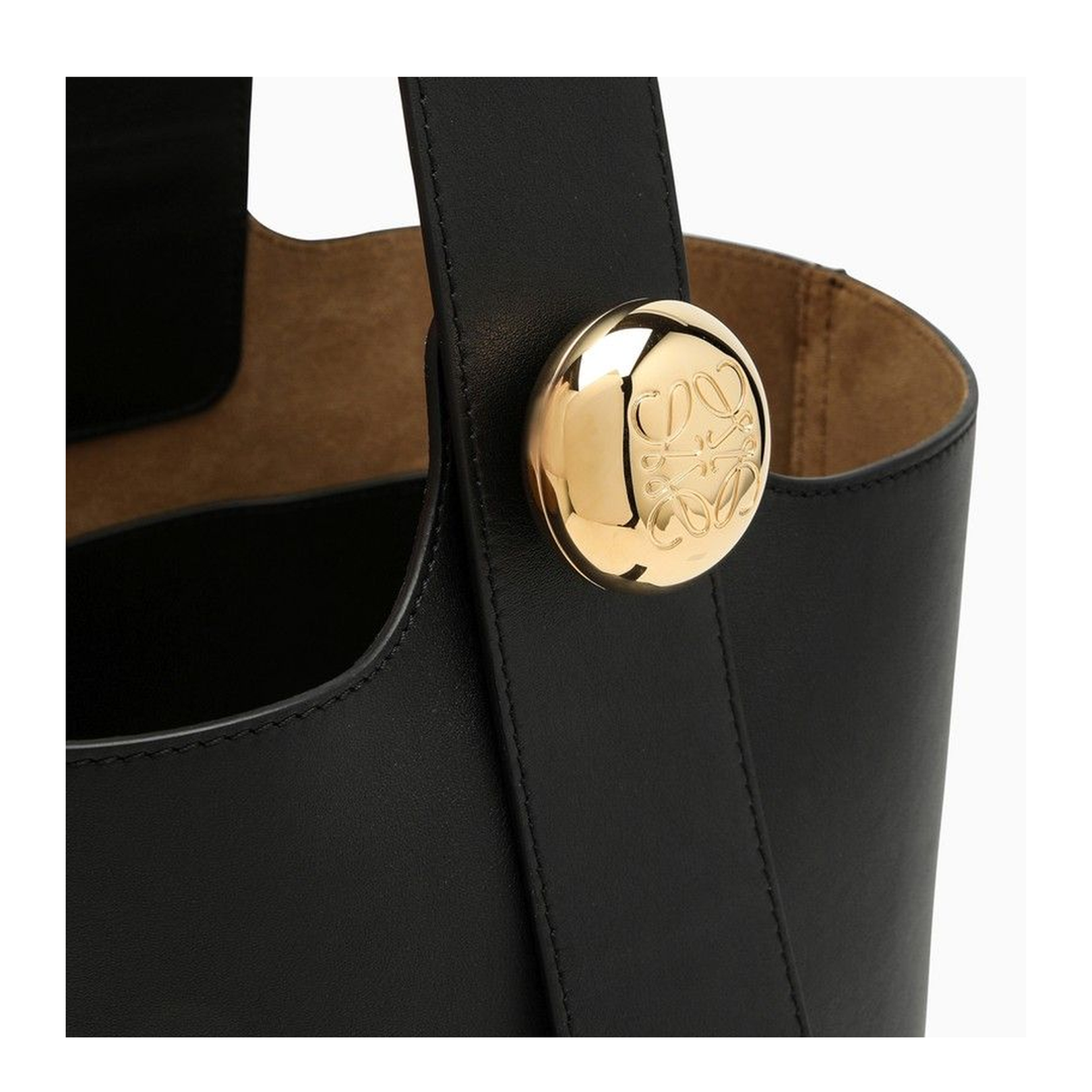 Medium Pebble Bucket Bag in Smooth Calfskin Black