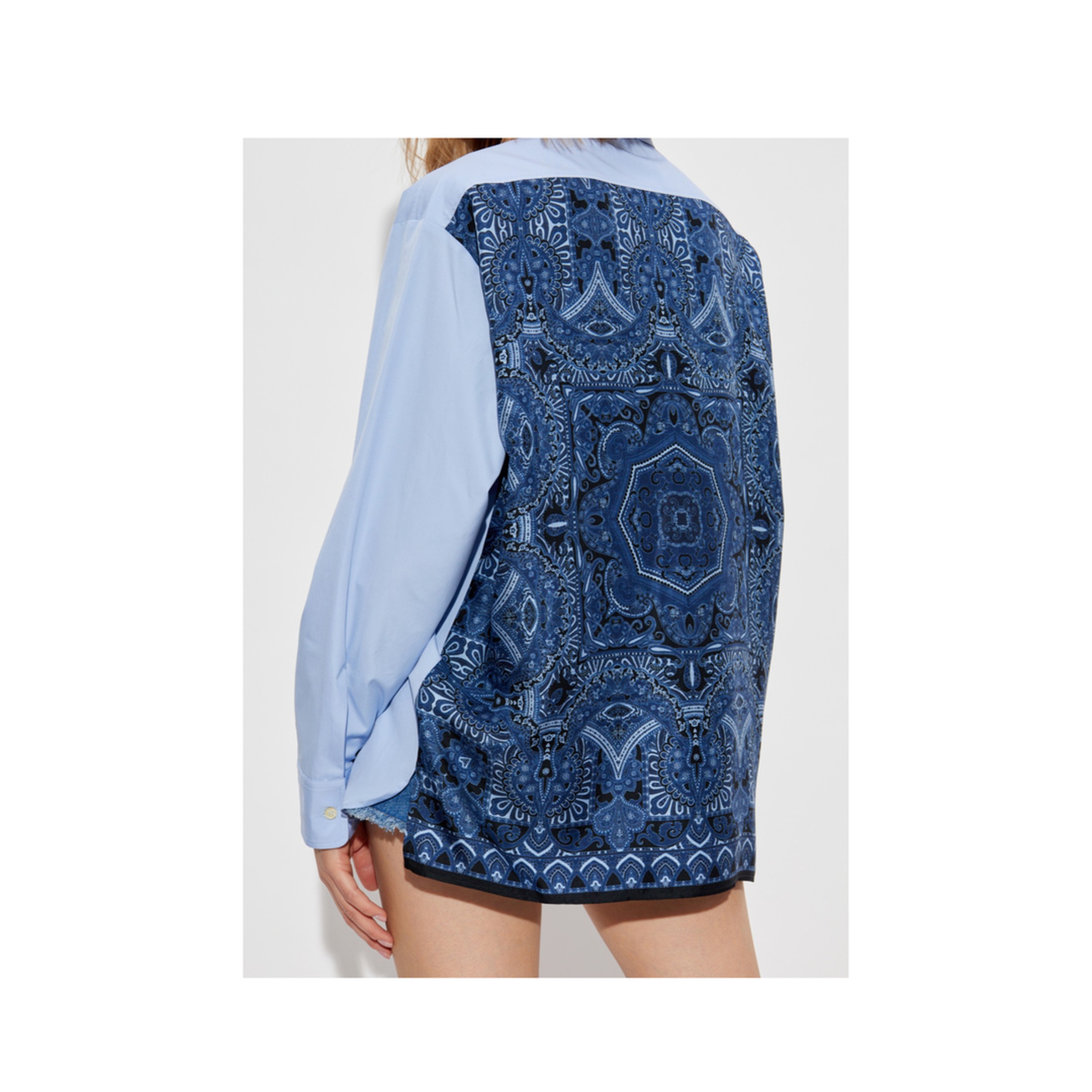 SHIRT PRINT ON THE BACK