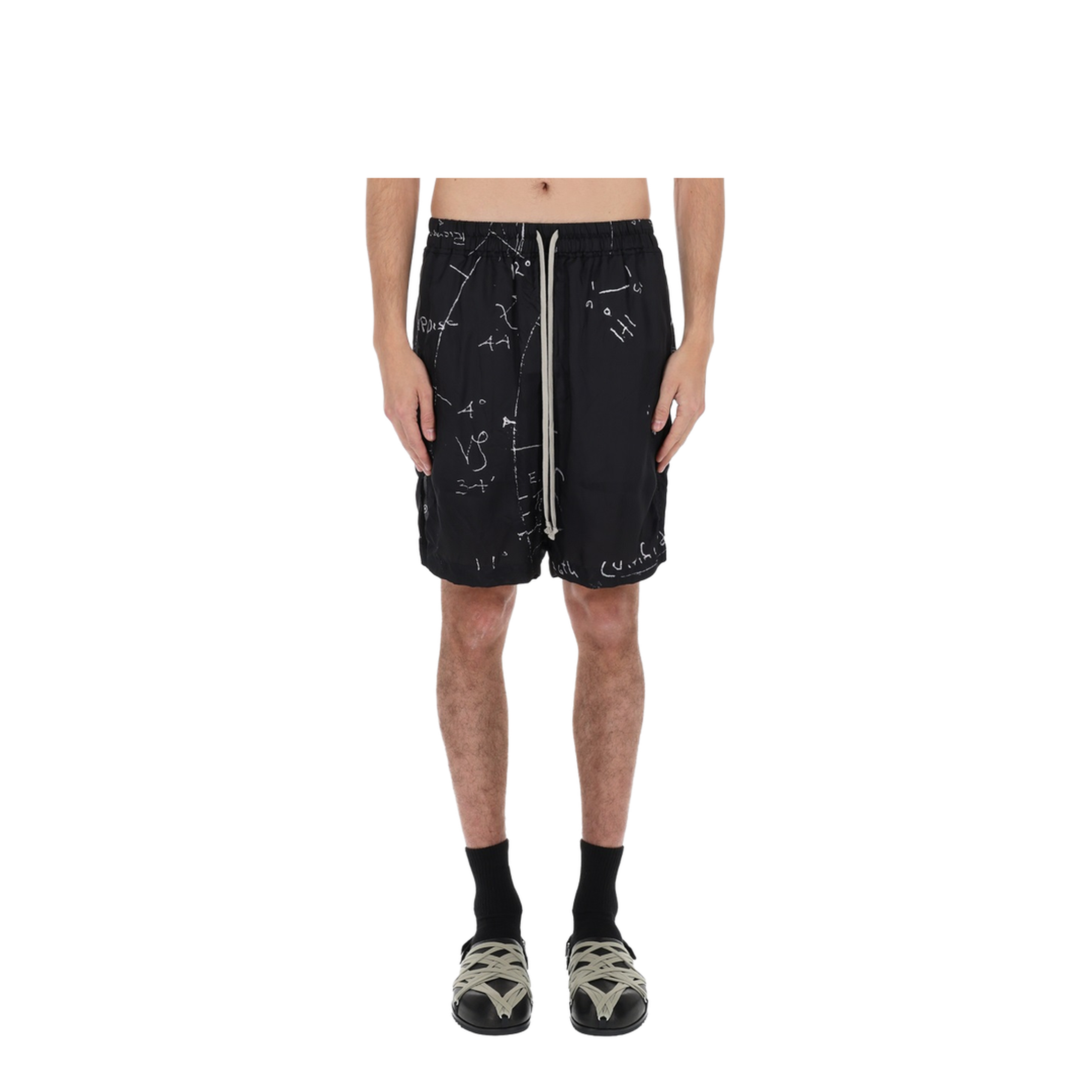 Drawstring-Fastening Shorts