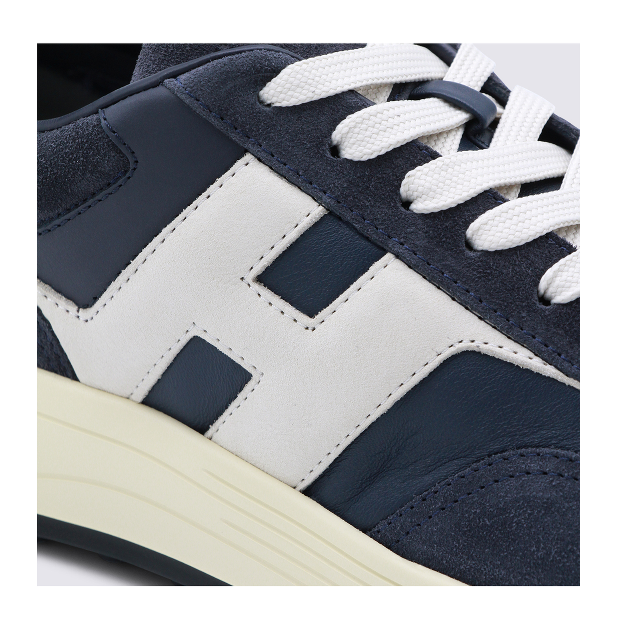 Hyperlight Sneaker