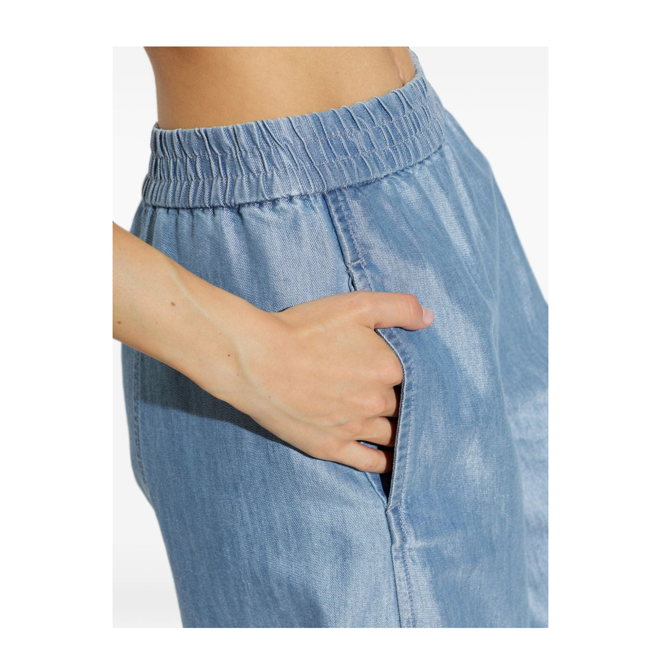 MAYFEYR - Emporio Armani - Light Blue Jeans - EW004806AF26173MB003