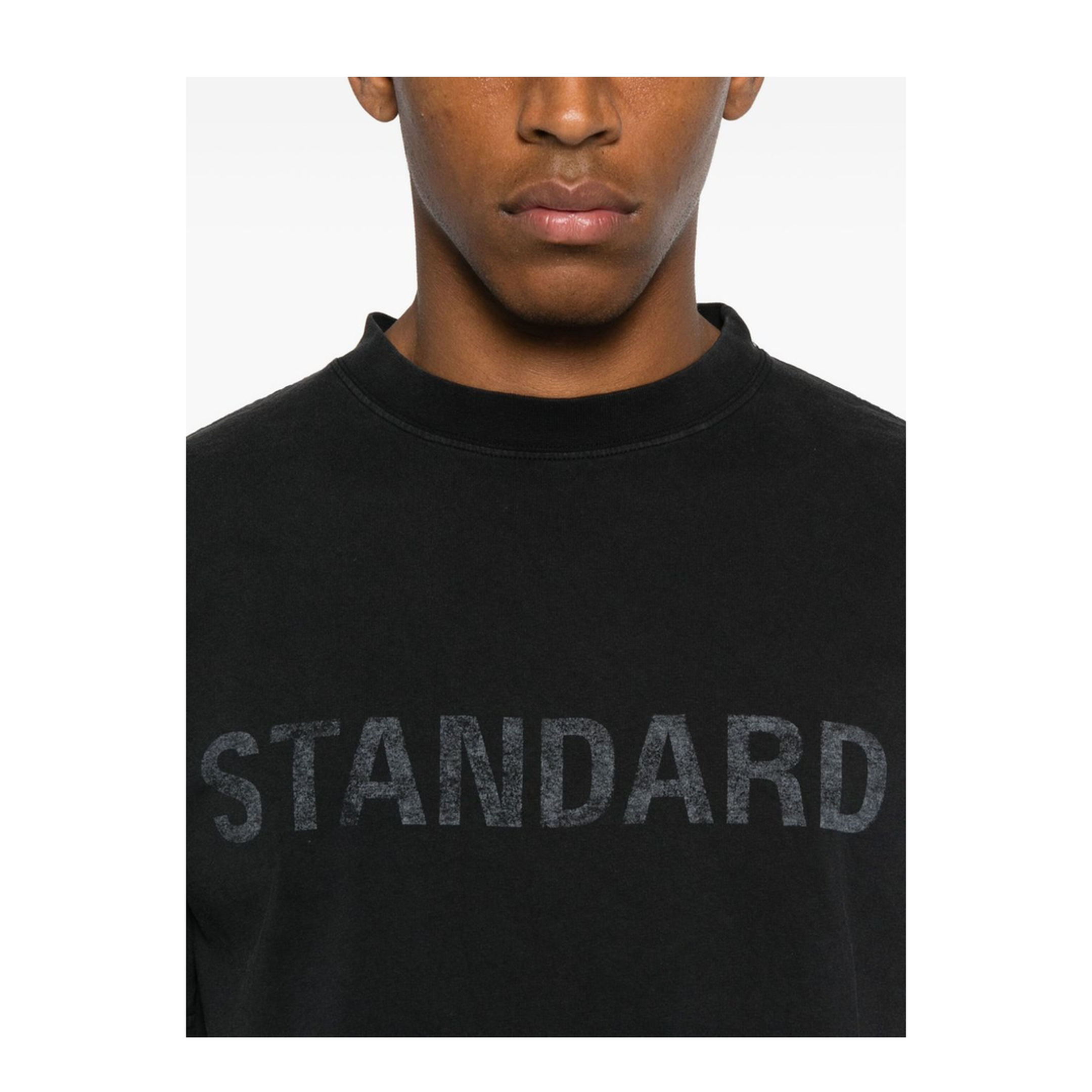Standard T-Shirt Regular Fit in Black Faded