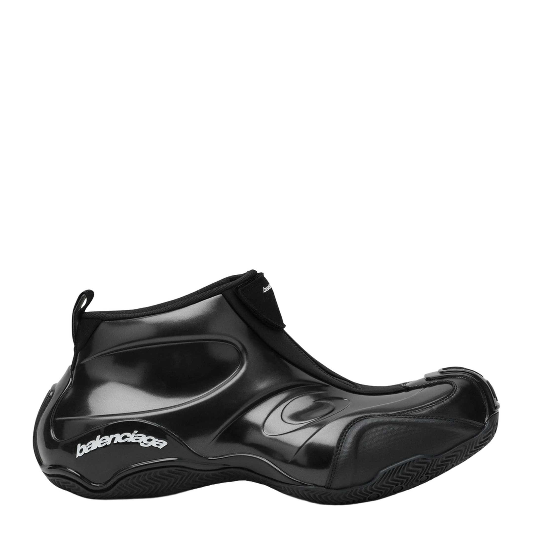 Basketball Sneaker in Black