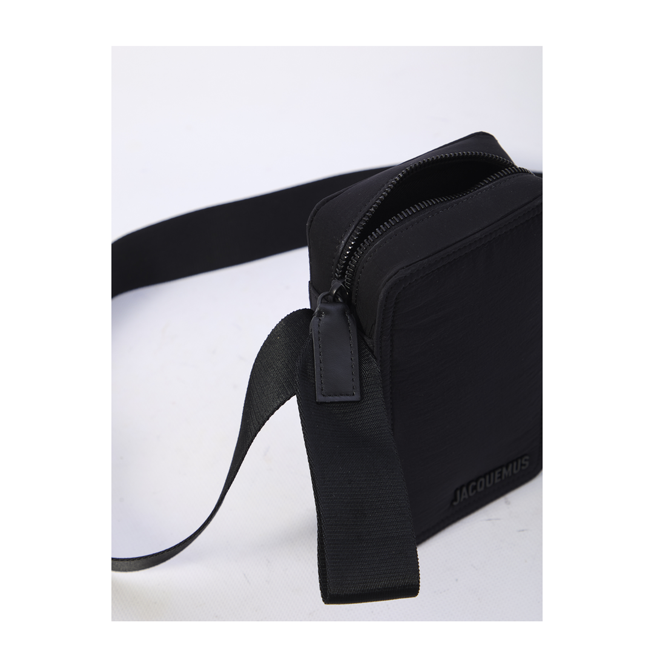 Cuerda Vertical Shoulder Bag