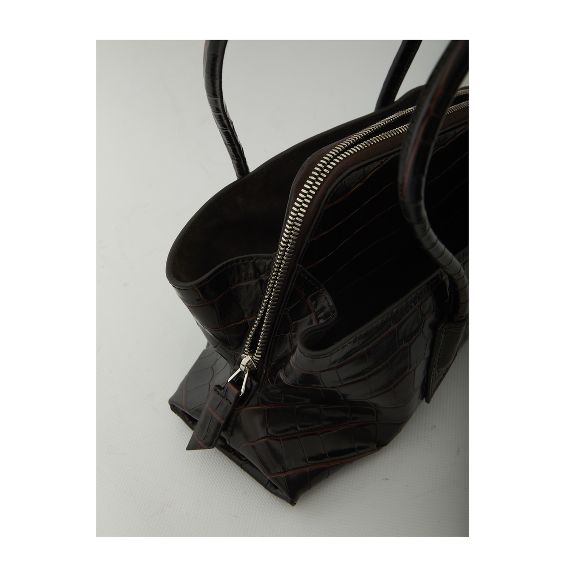 MAYFEYR - The Attico - La Passeggiata Top Handle Bag Small - 251WAH00058021PR207