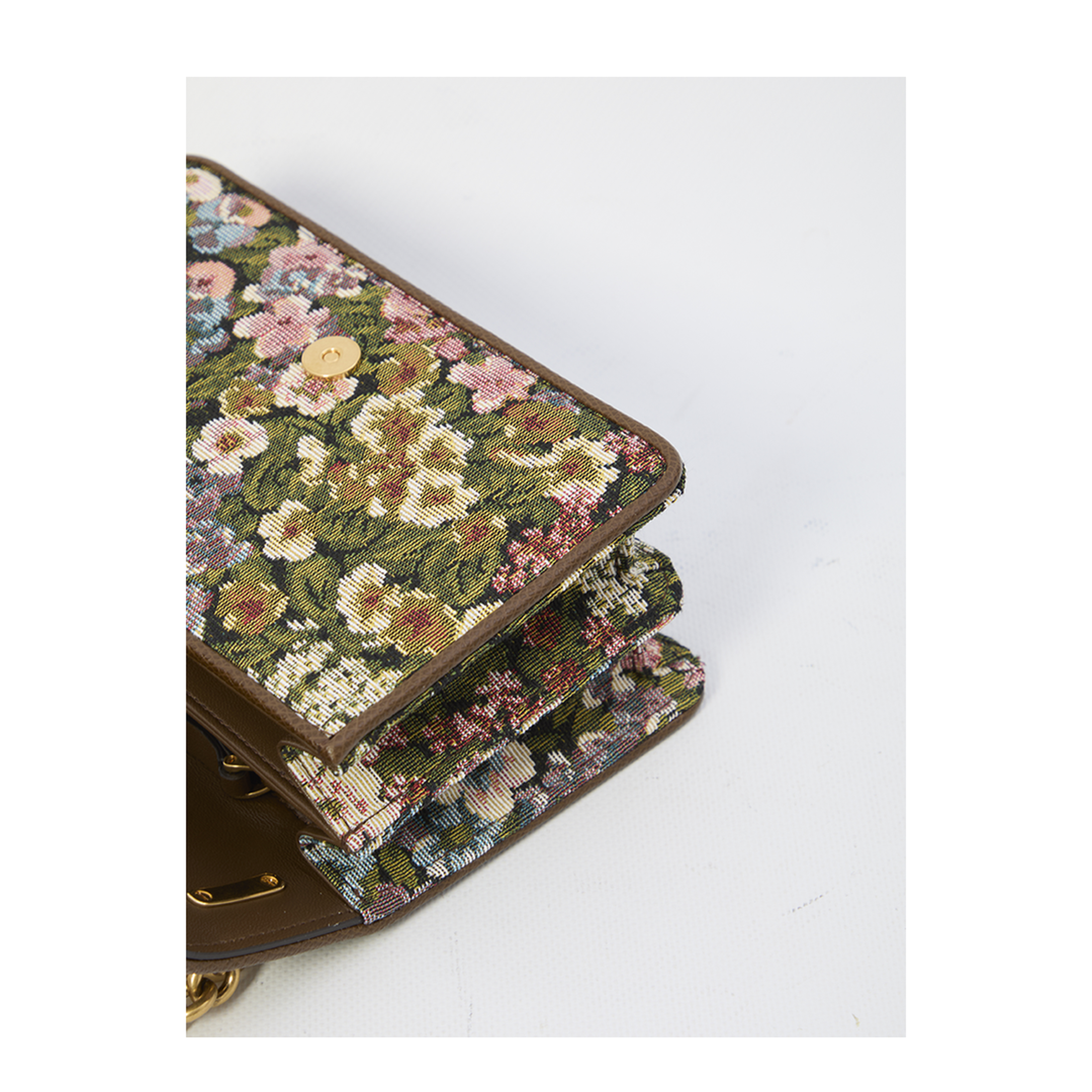 Embroidered Fabric Vain Shoulder Bag