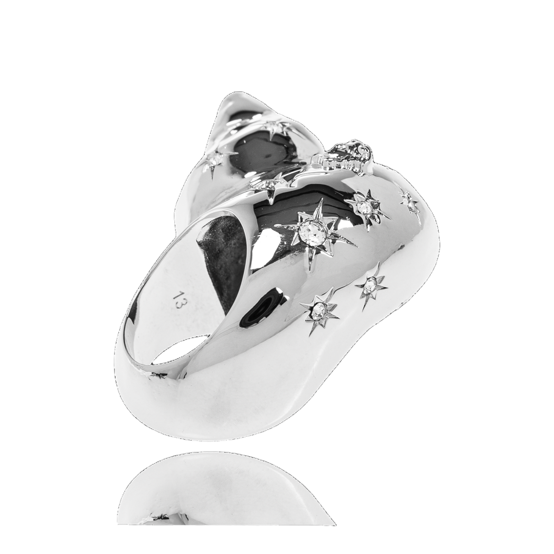 Ring with shell motif