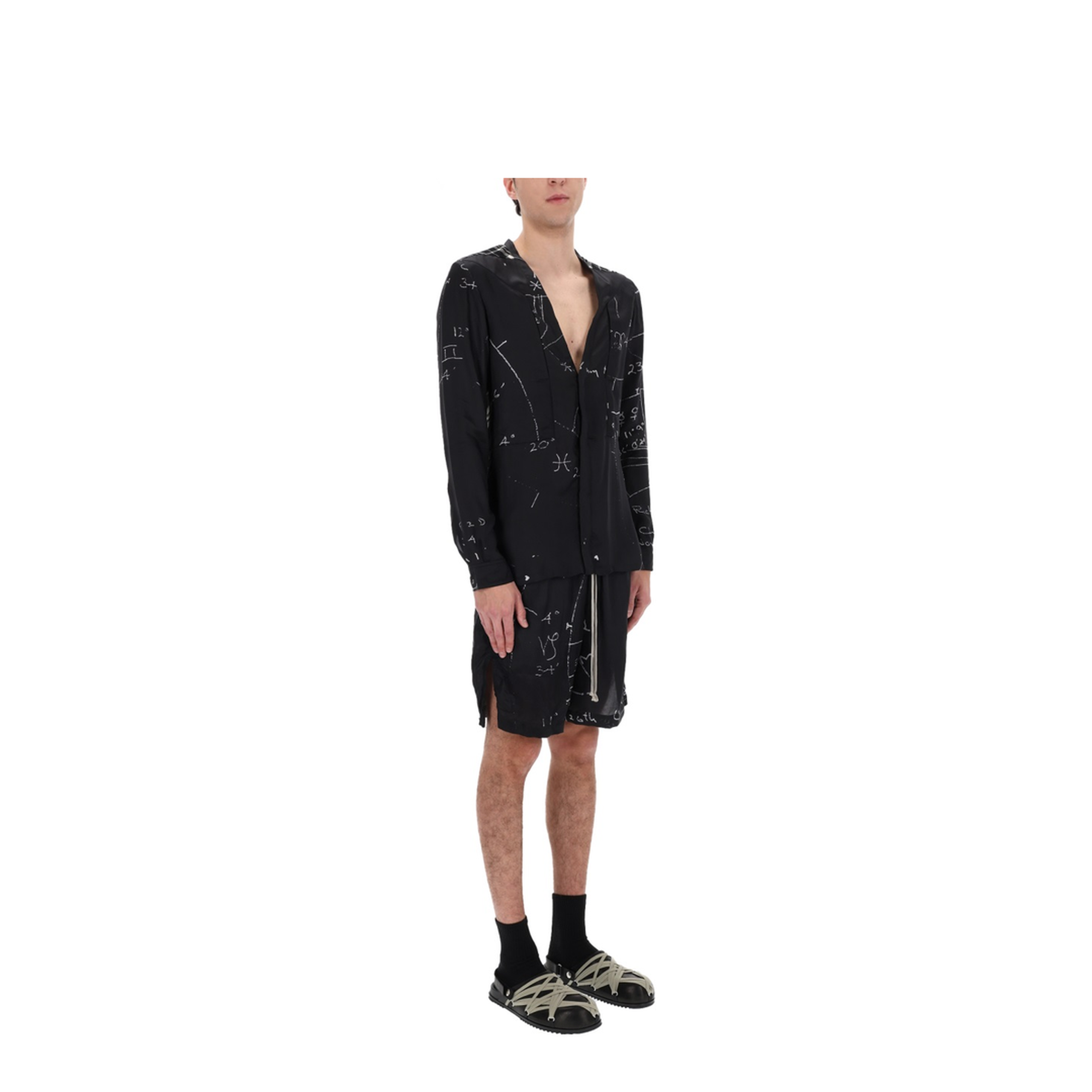 Drawstring-Fastening Shorts