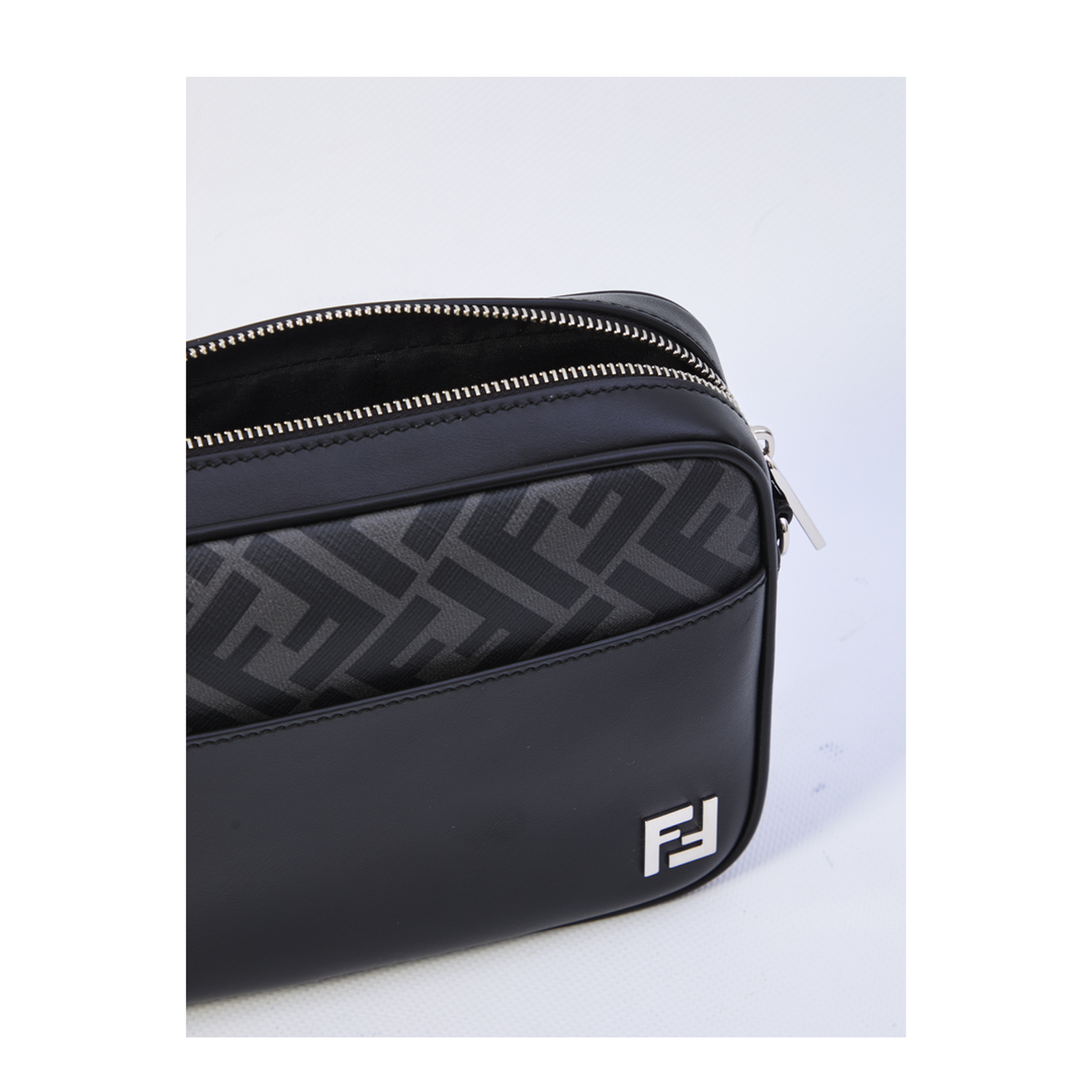 Squared Camera Case Fabric Black