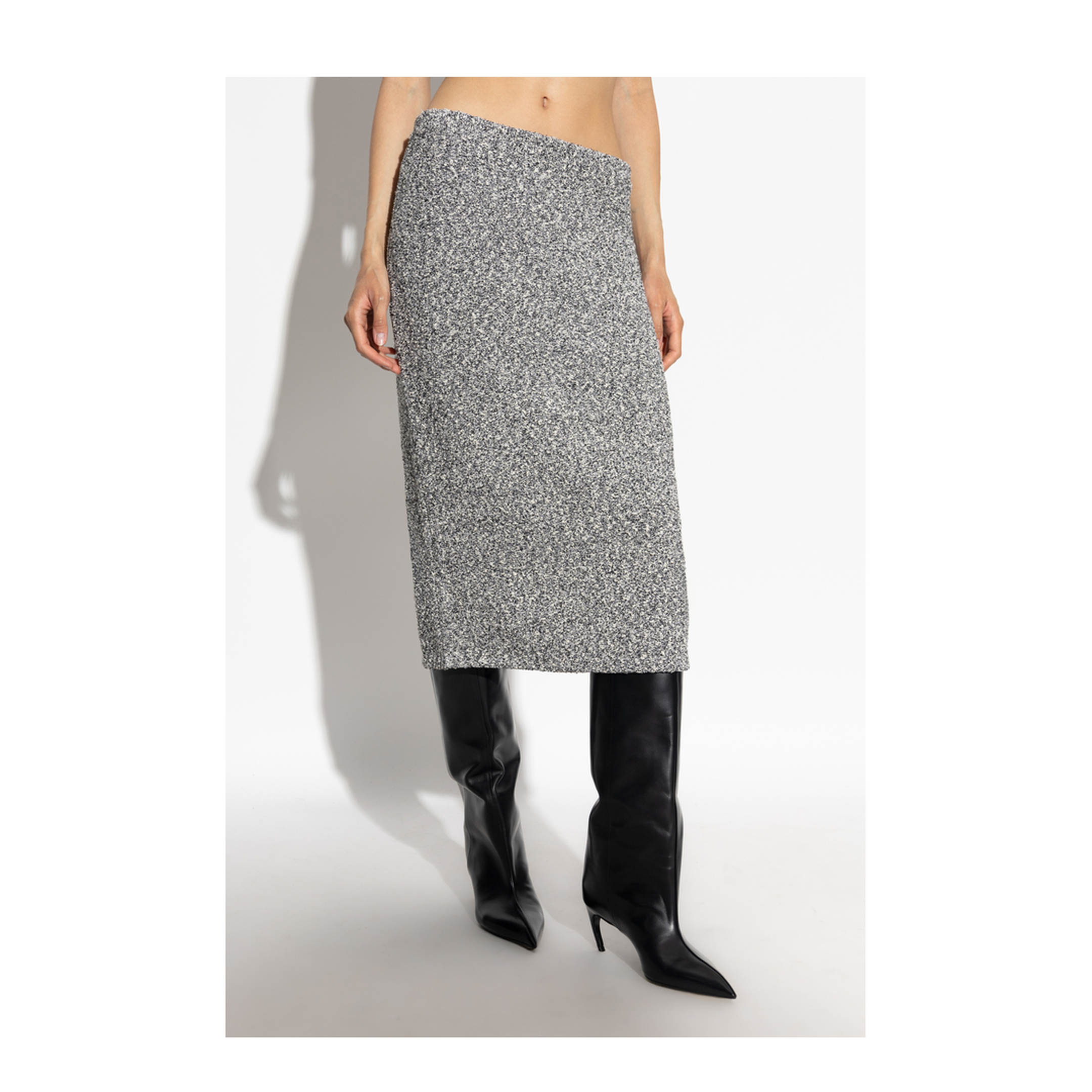 Skirt with an elastic waistband