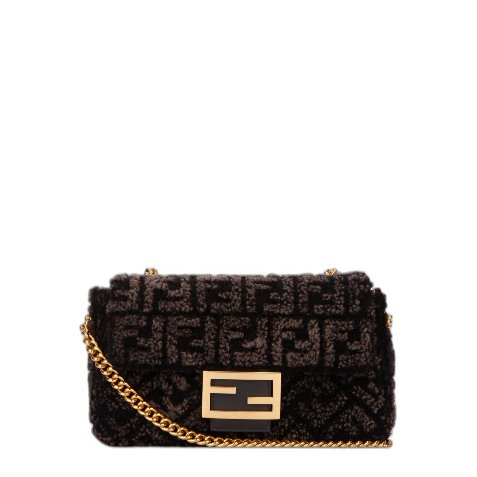 Baguette Chain Midi
Dark Brown Soft Sheepskin Bag