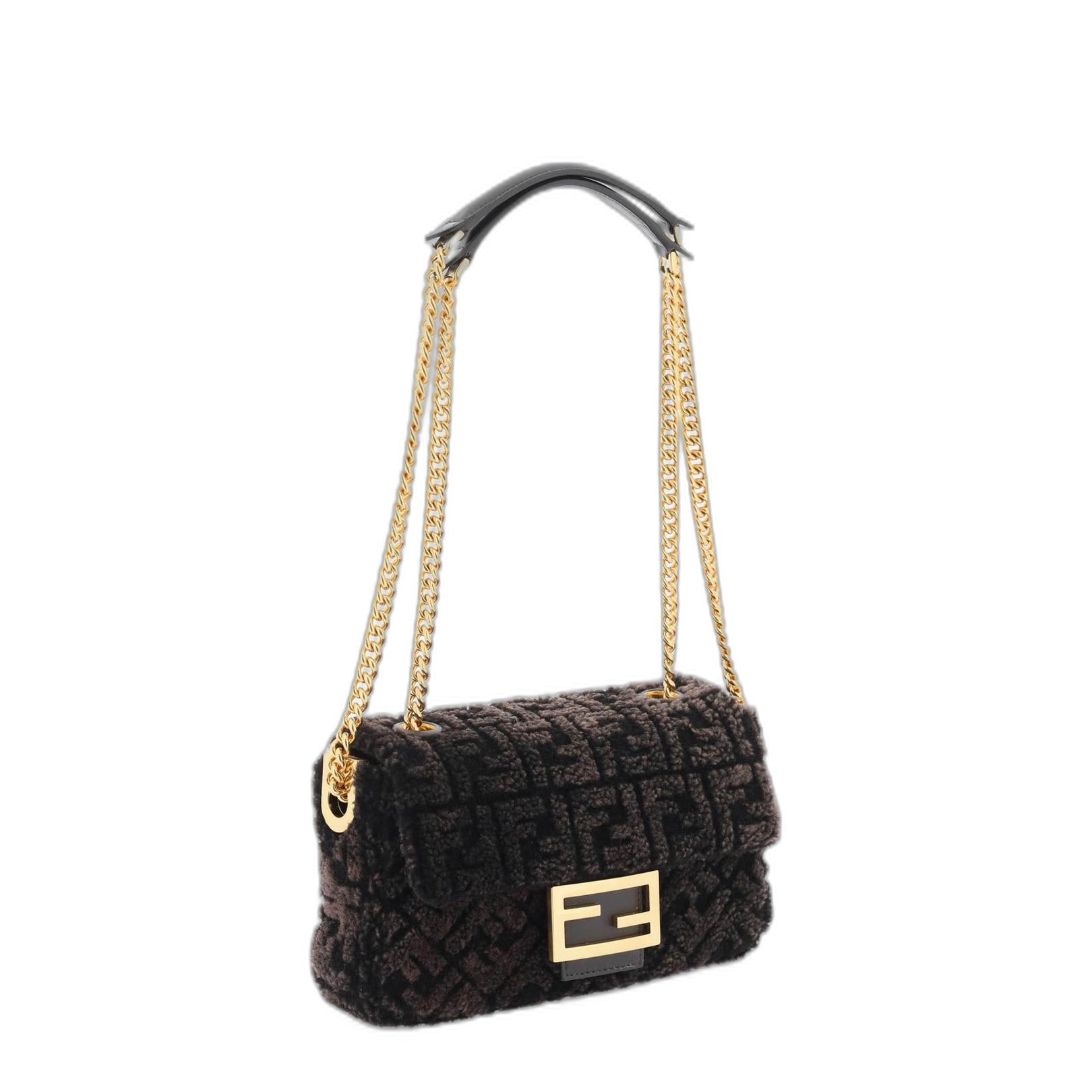 Baguette Chain Midi
Dark Brown Soft Sheepskin Bag