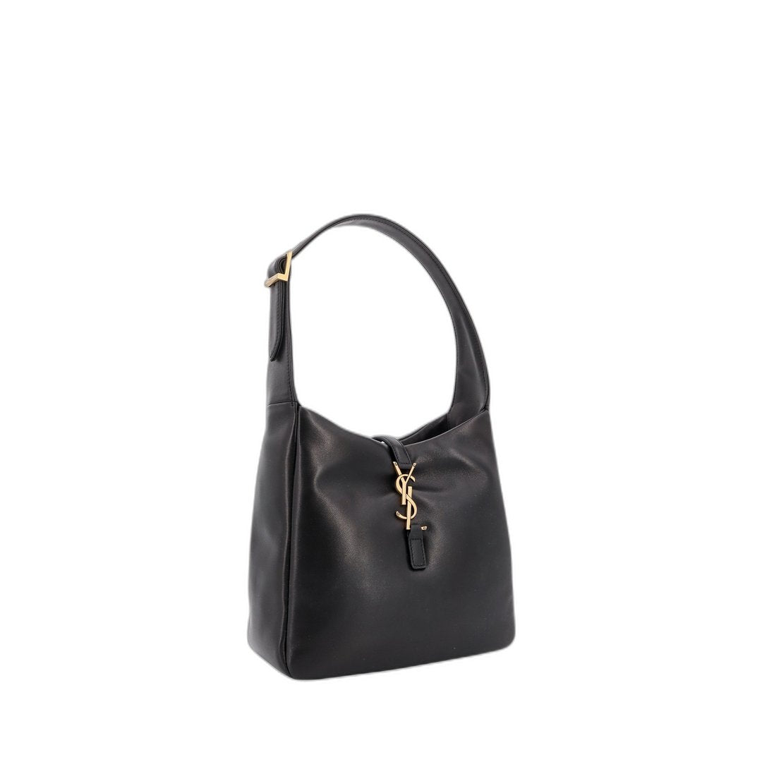 Le 5 À 7 Supple Small In Padded Lambskin