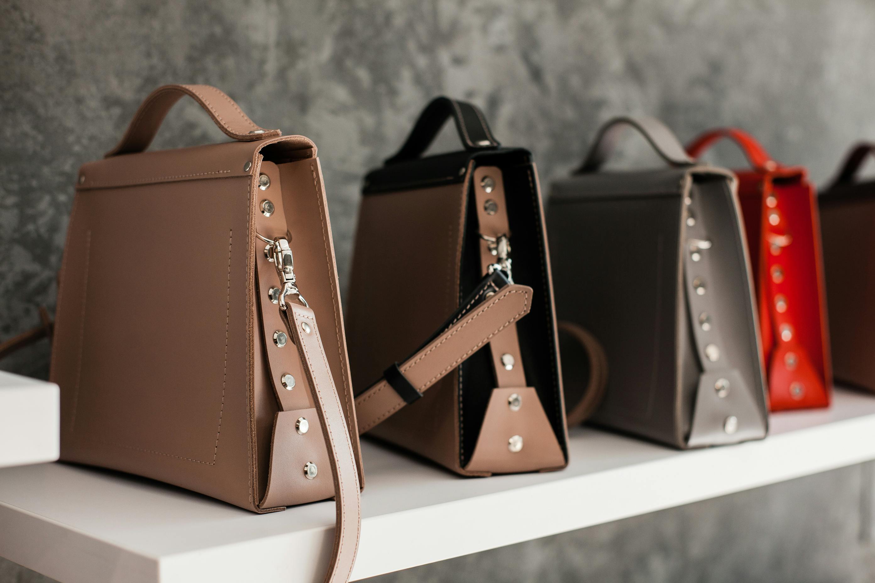 Medium Monaco Crossbody Bag in Black – MAYFEYR