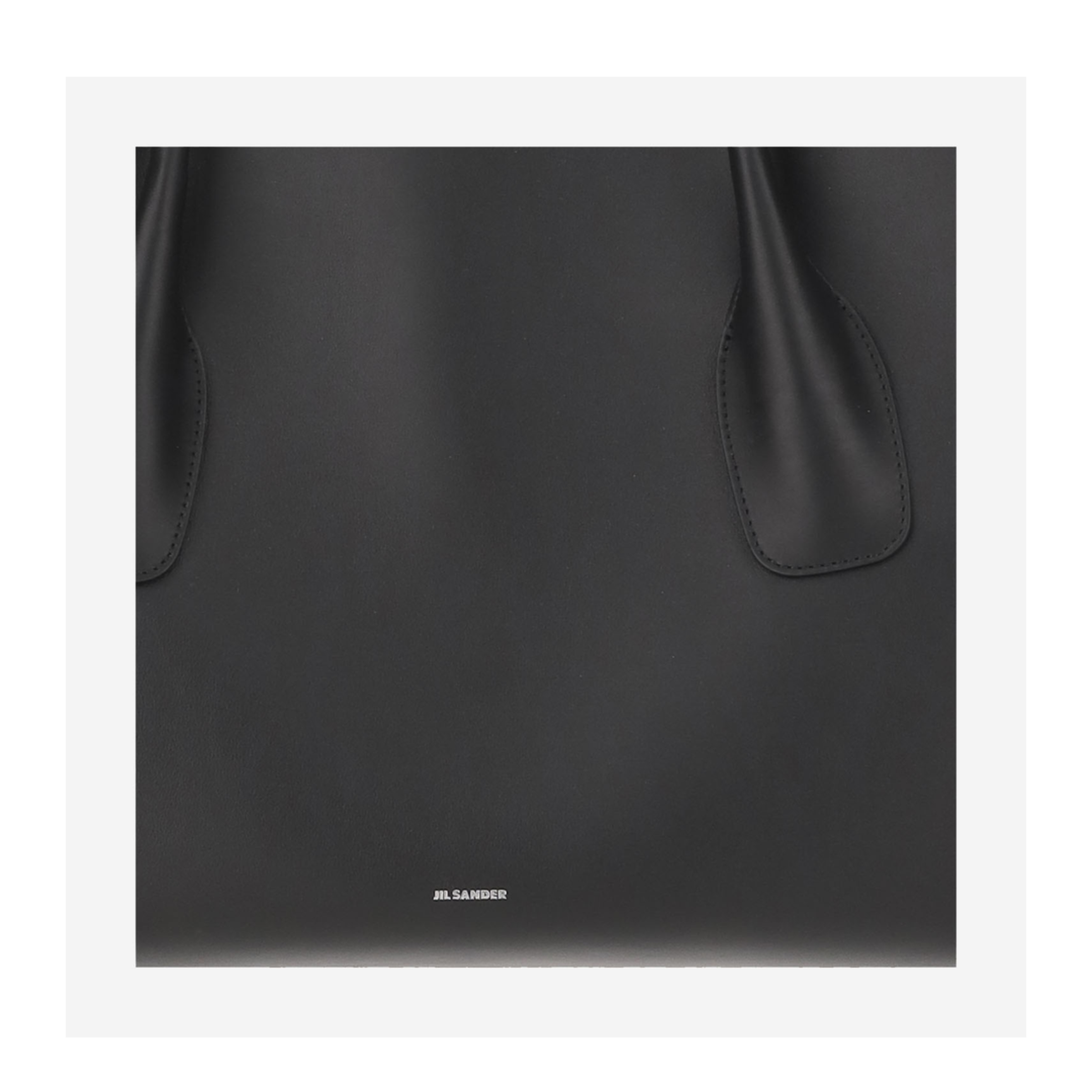 Medium Voyage Shoulder Bag