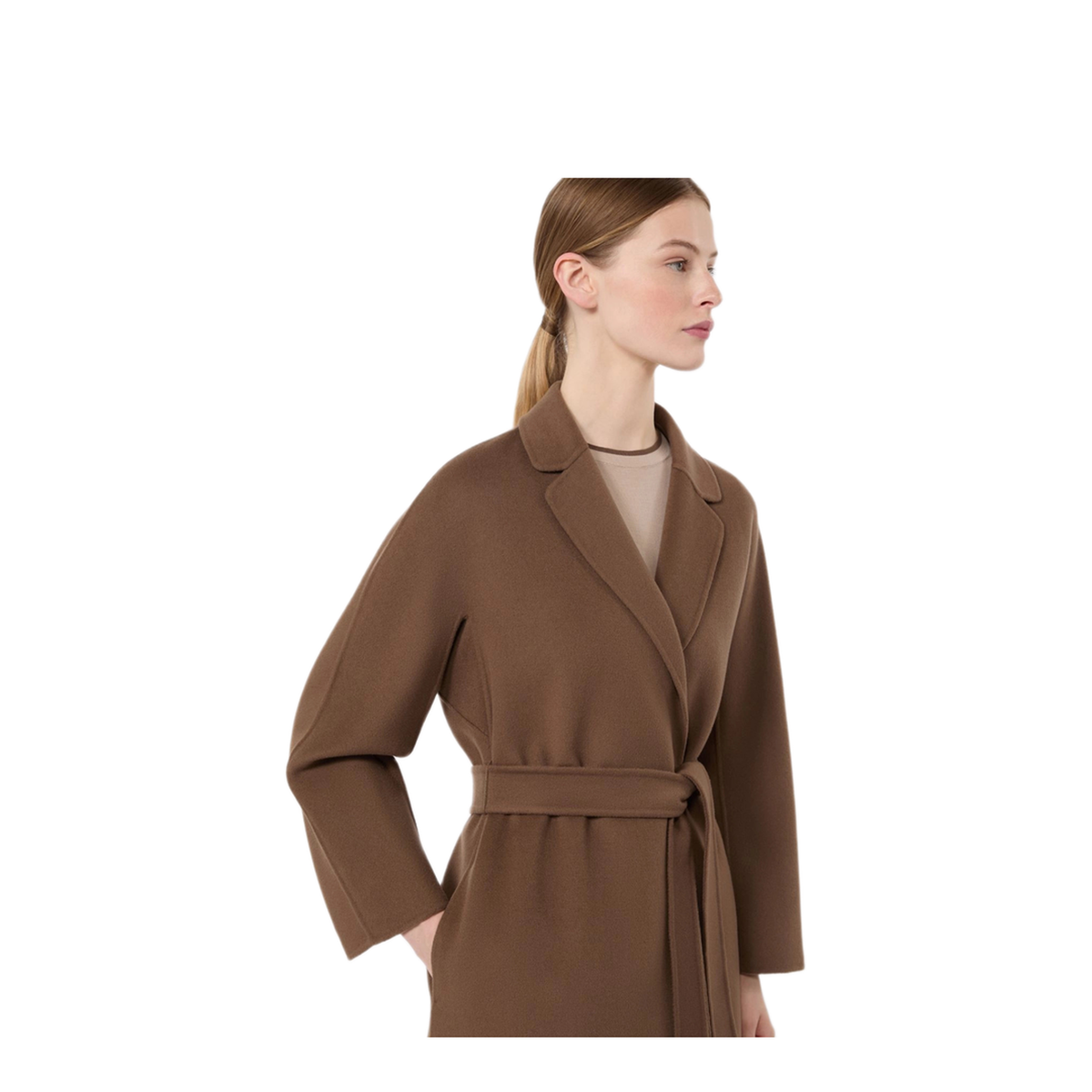 Esturia Virgin Wool Coat