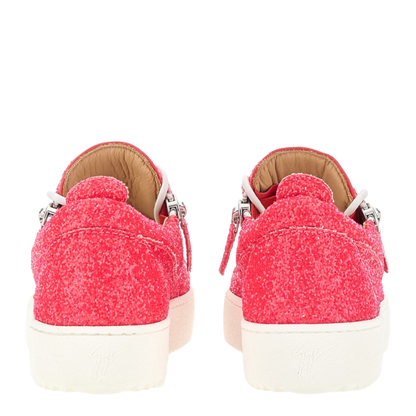 SNEAKER GAIL