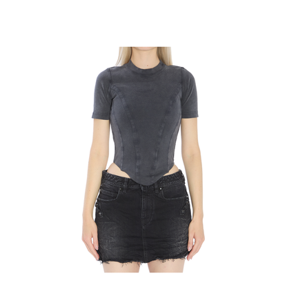Top with an asymmetric hem