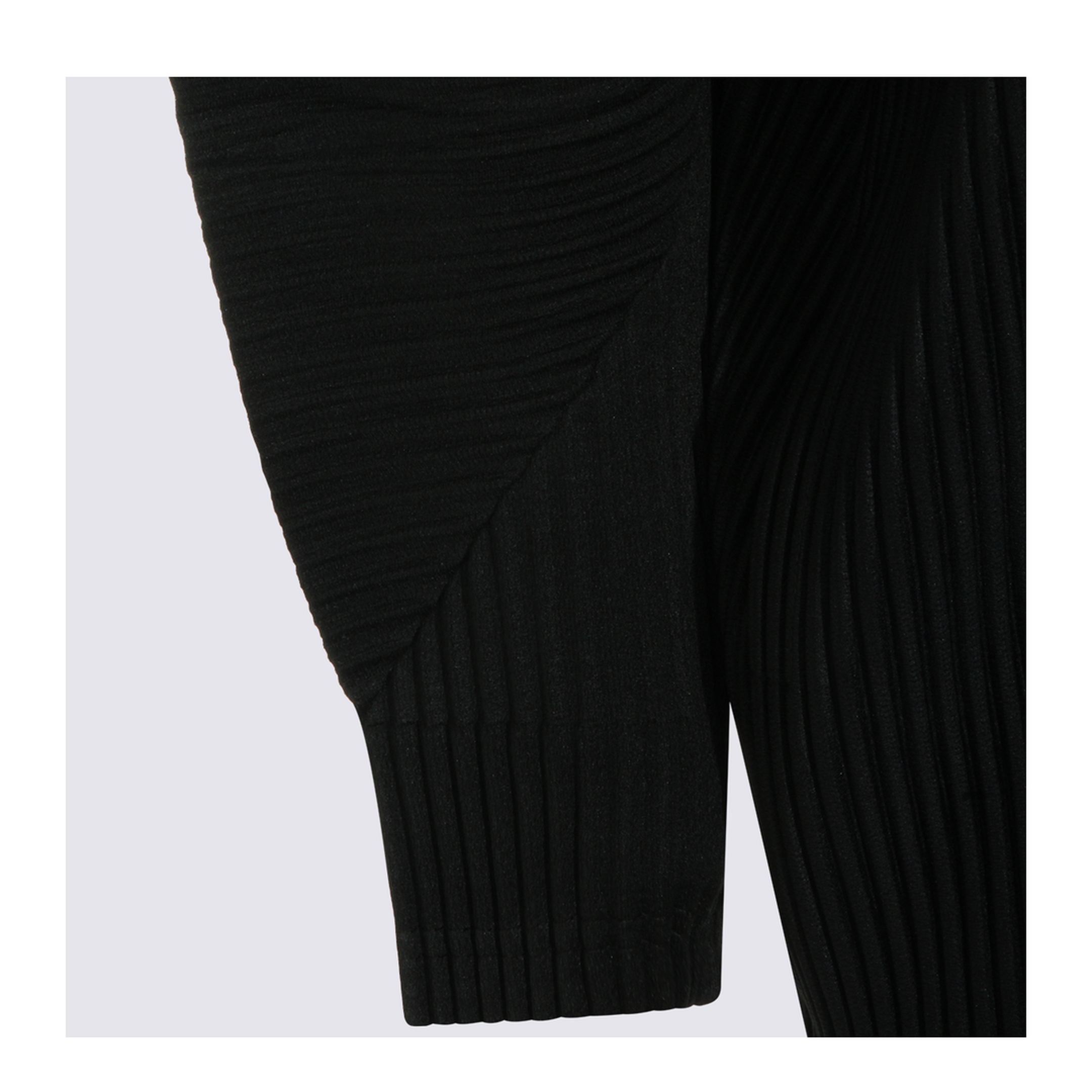 Pleated Sweatshirt with Buttons