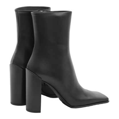 Square-toe ankle boots
