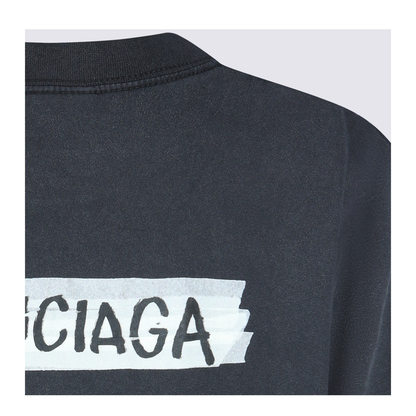 T-shirt with logo