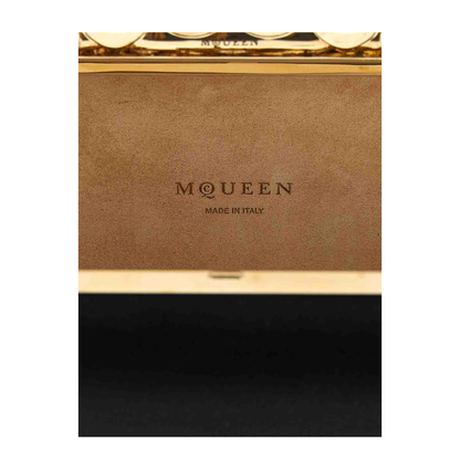 Carnation Knuckle Clutch in Black