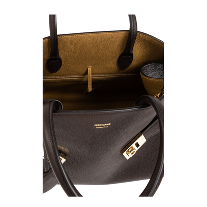 Hug Medium Shoulder Bag