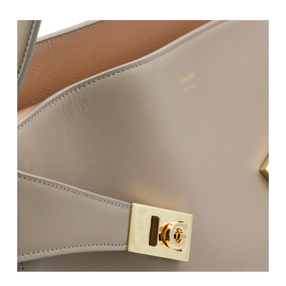 Hug Medium Calfskin Shoulder Bag - Nero