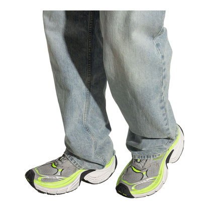 6XL Sneakers