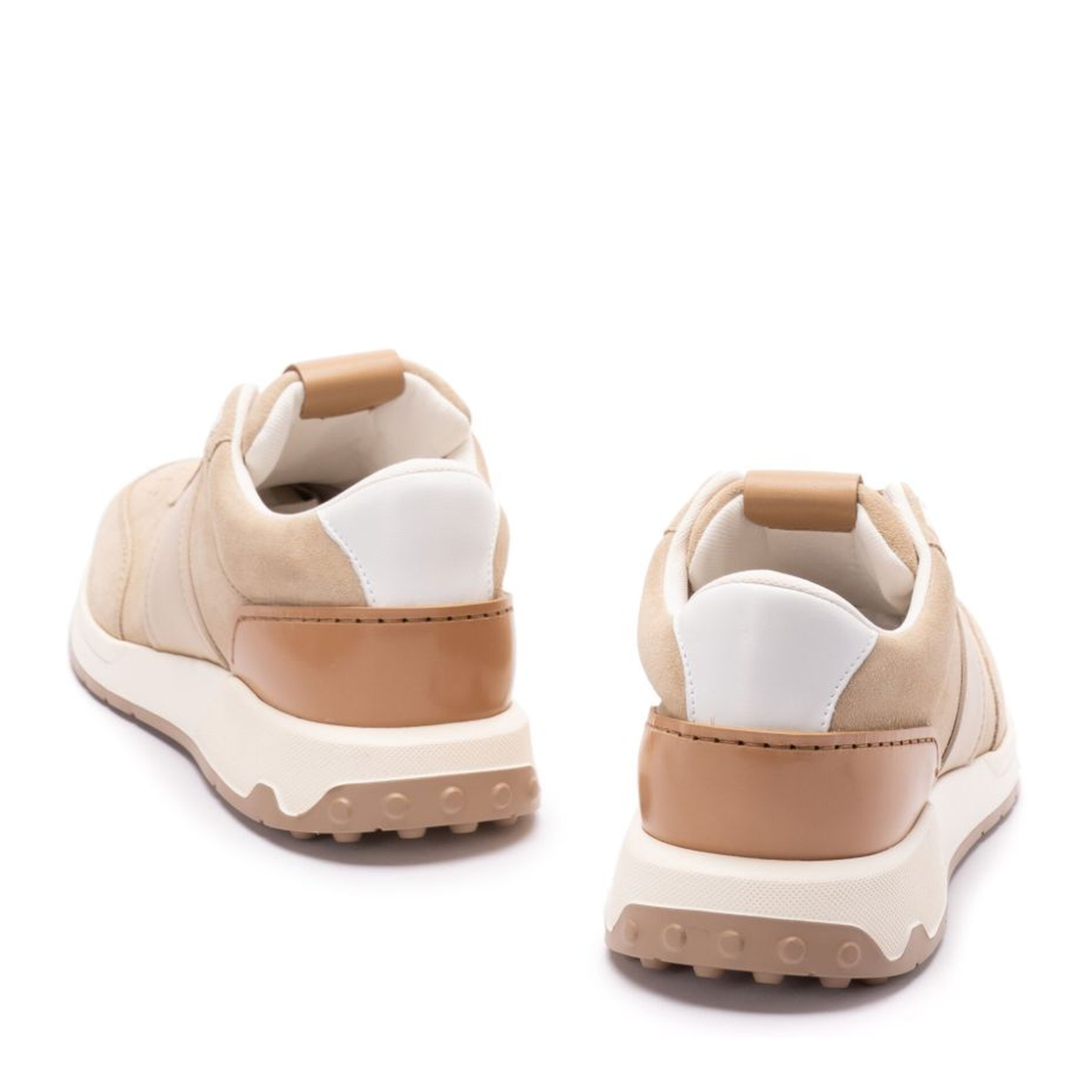 Sneakers in Suede