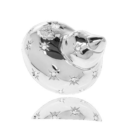 Ring with shell motif