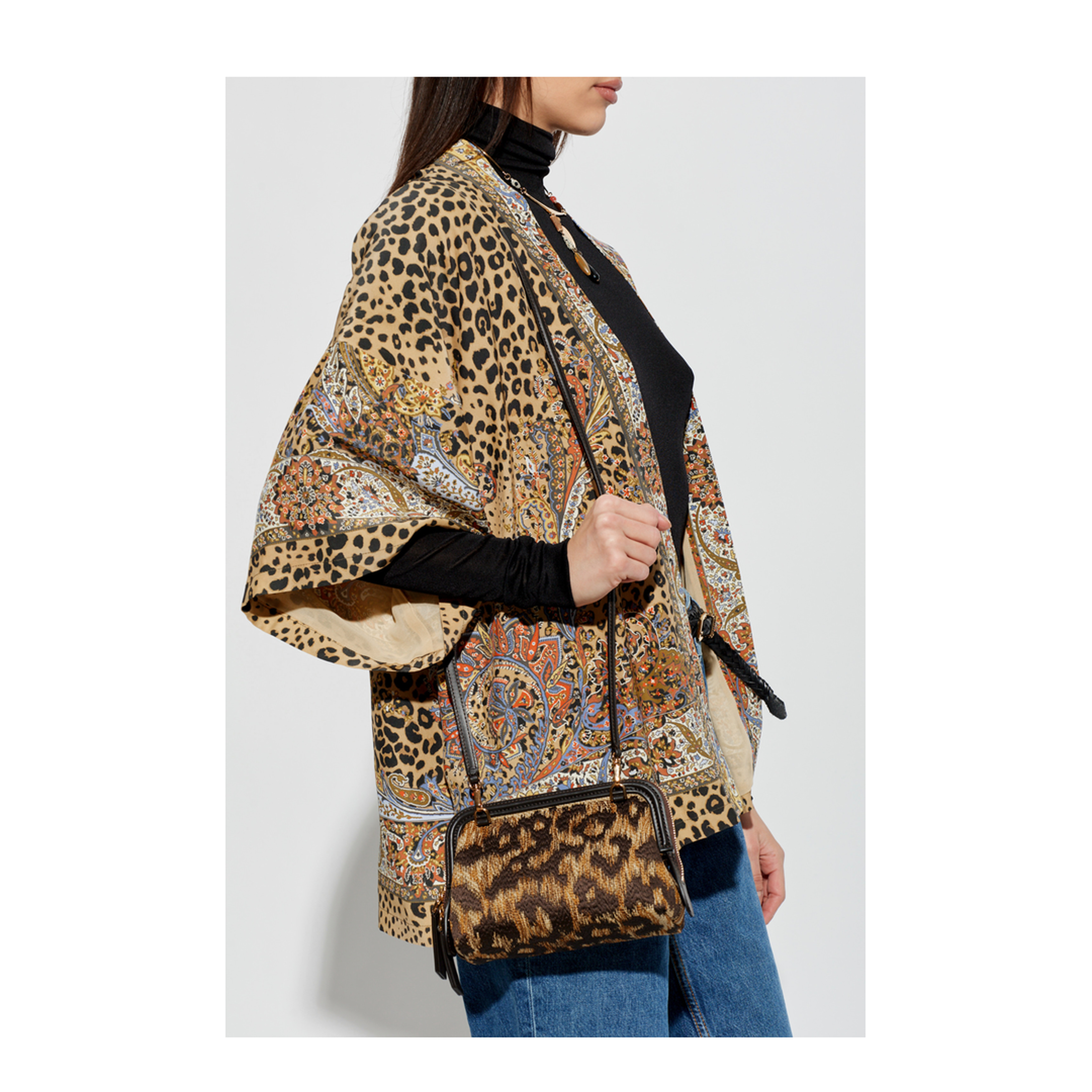 Raffia Doc Pouch with Animal Embroidery