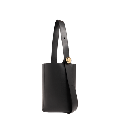 Medium Pebble Shoulder Bag