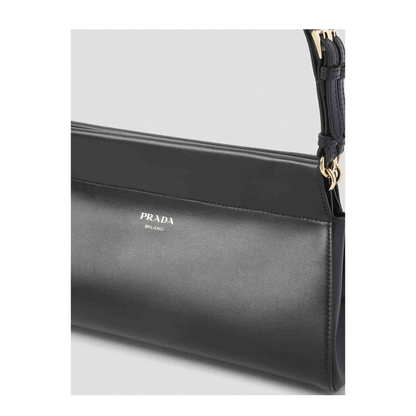 Black Enchaîné Medium Leather Bag