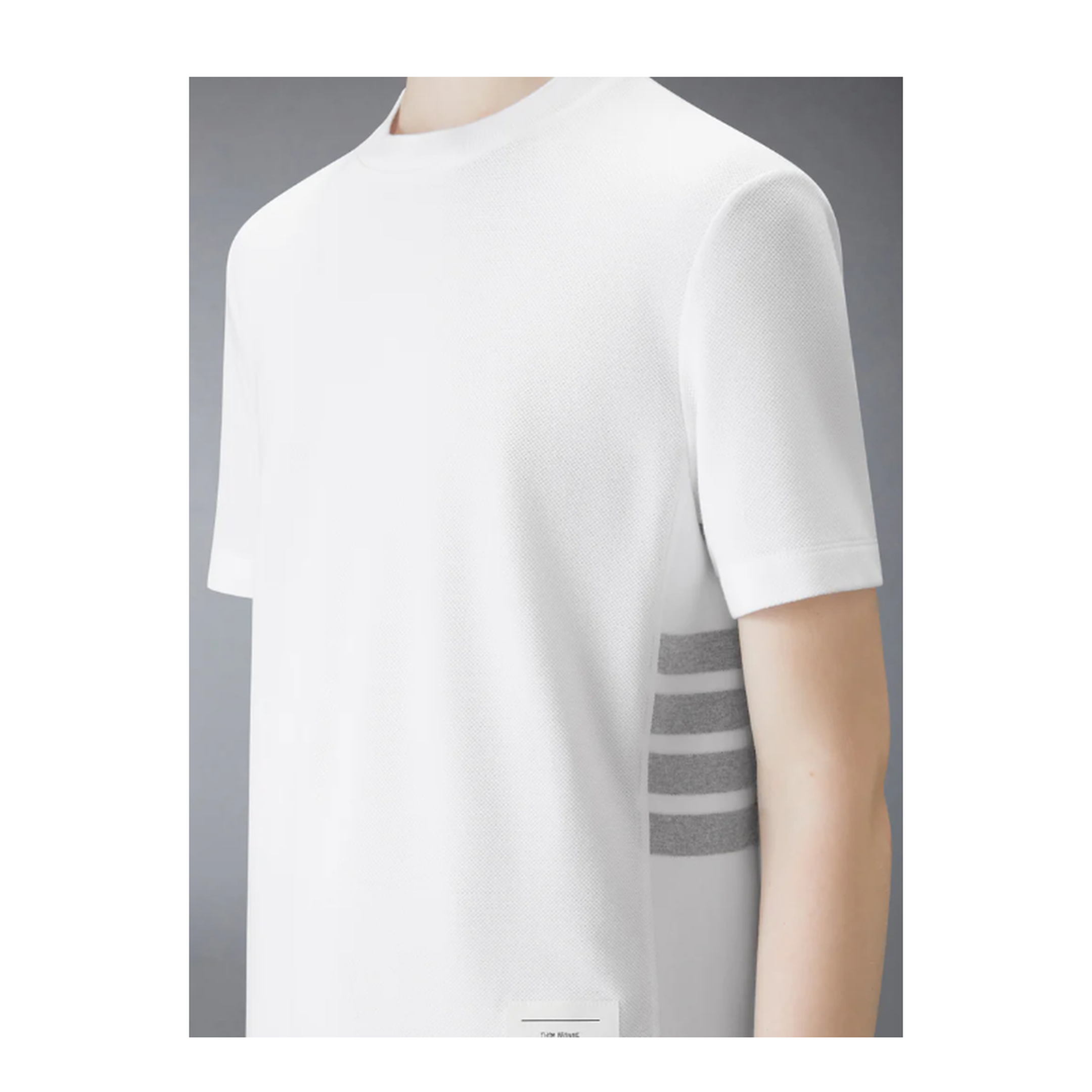 MAYFEYR - Thom Browne - Short Sleeve Tee With Engineered 4 Bar Stripe In Classic Pique - FJS207A00050100