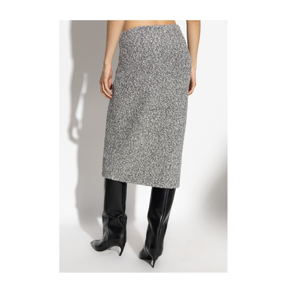 Skirt with an elastic waistband
