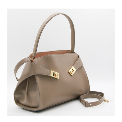 Hug Medium Calfskin Shoulder Bag - Nero